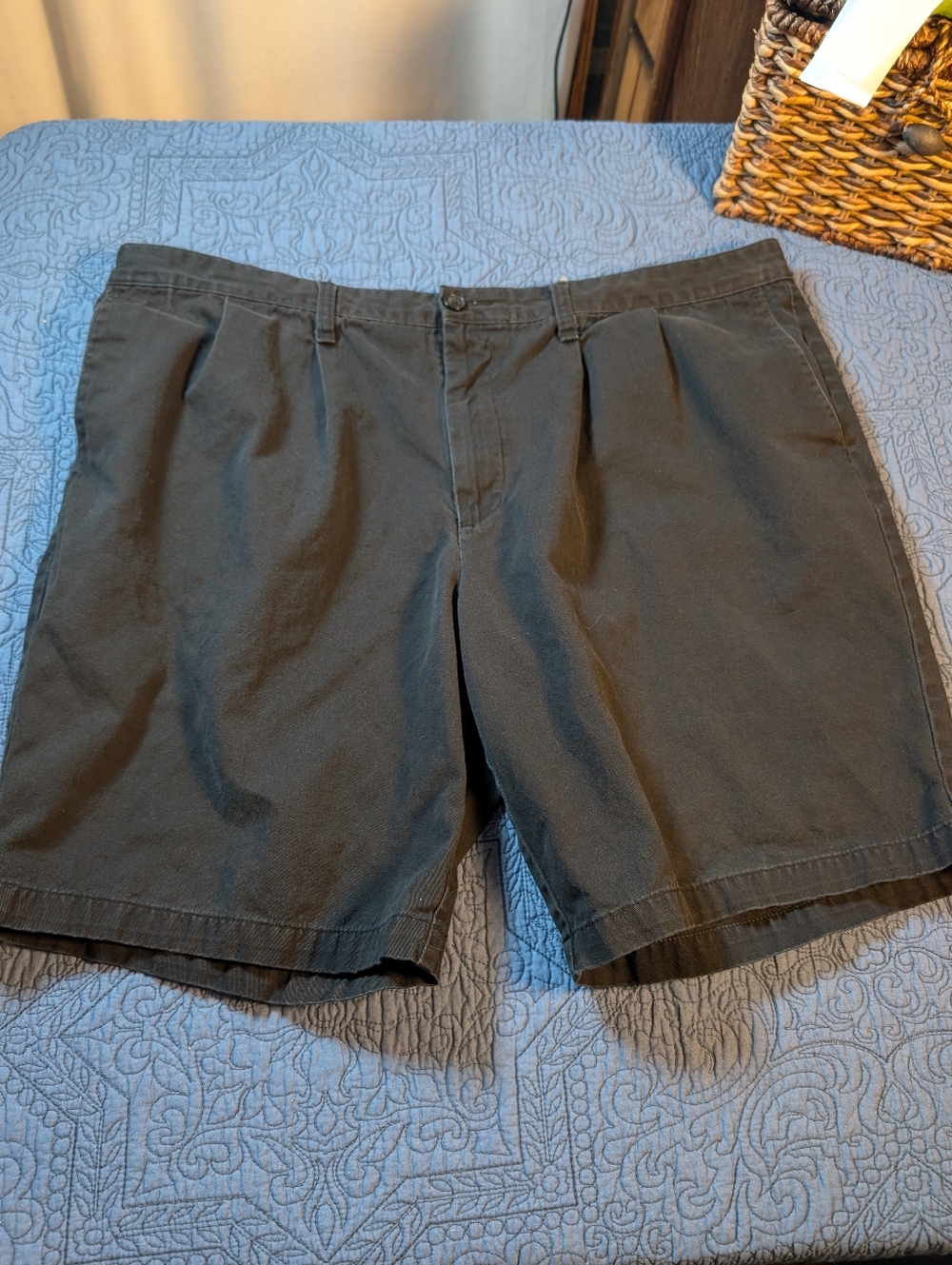 Dockers Black Shorts Men’s Size 42 Pleated Classic Fit Cotton Casual Golf (F-12)